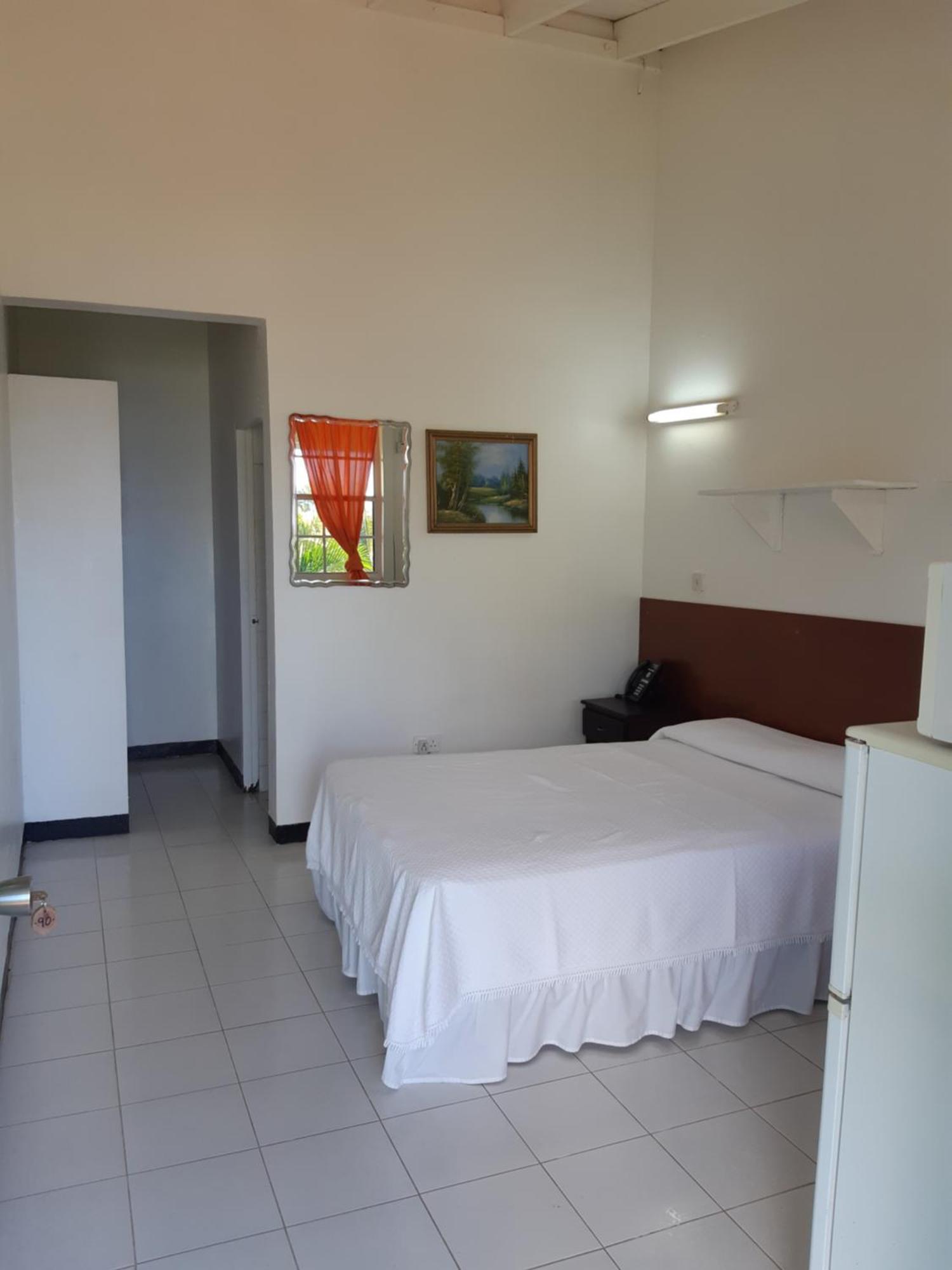 Portsmouth Beach Hotel Стая снимка