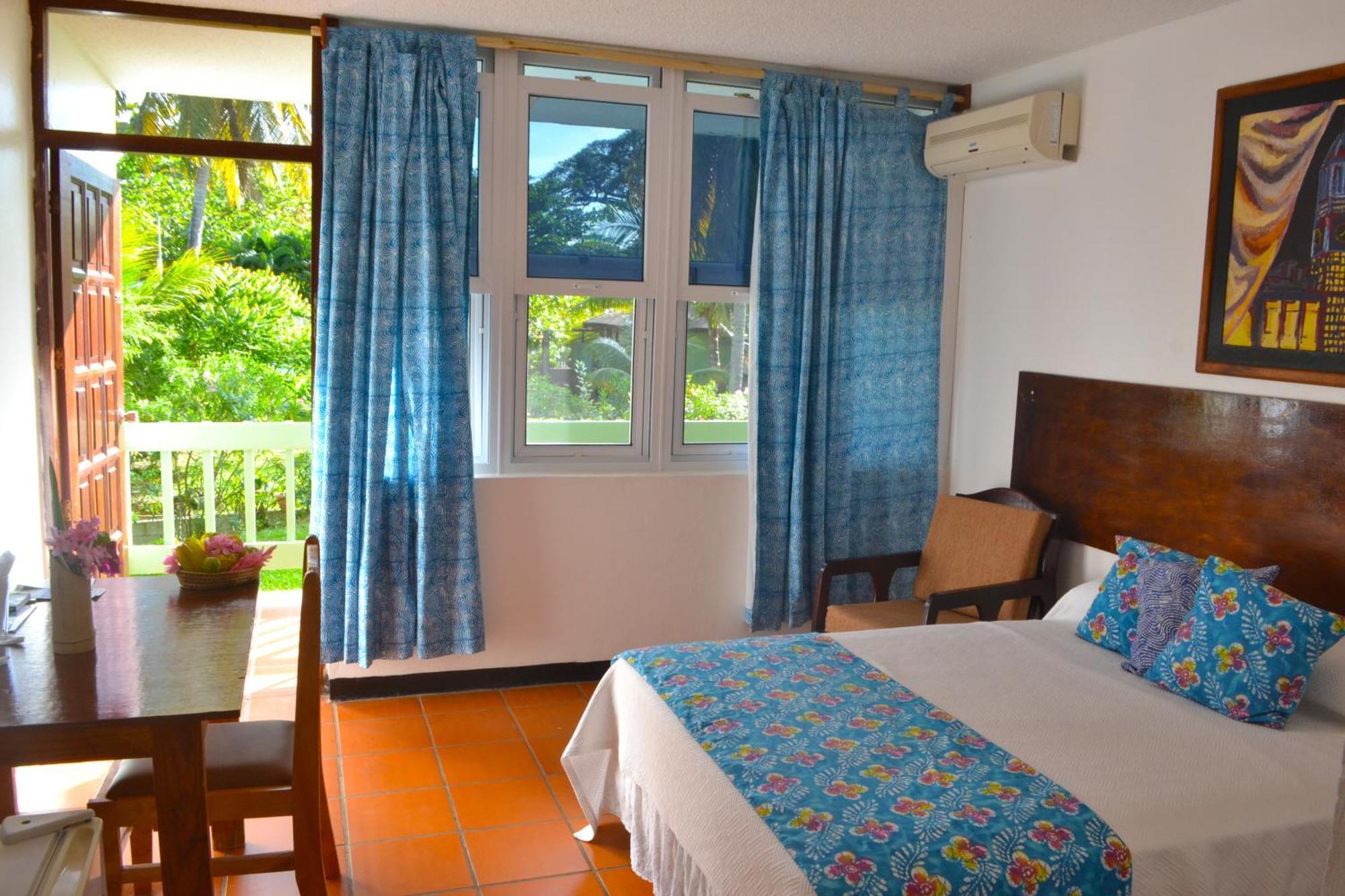 Portsmouth Beach Hotel Екстериор снимка